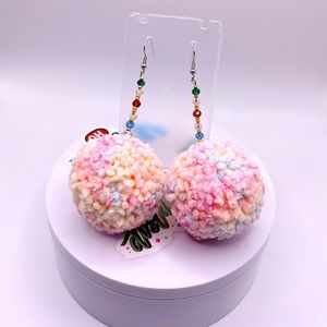 Pompom earrings